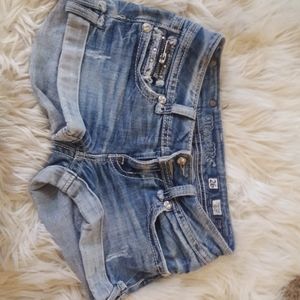 MISS Me Shorts 26